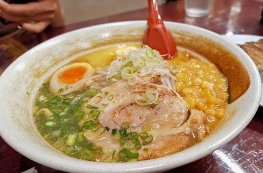 塩バターコーンラーメン 塩バターコーンラーメン おいしい,ラーメン,塩の写真素材