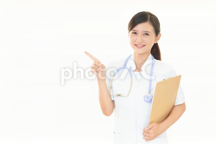 看護師　指さす 看護師,看護婦,看護士の写真素材