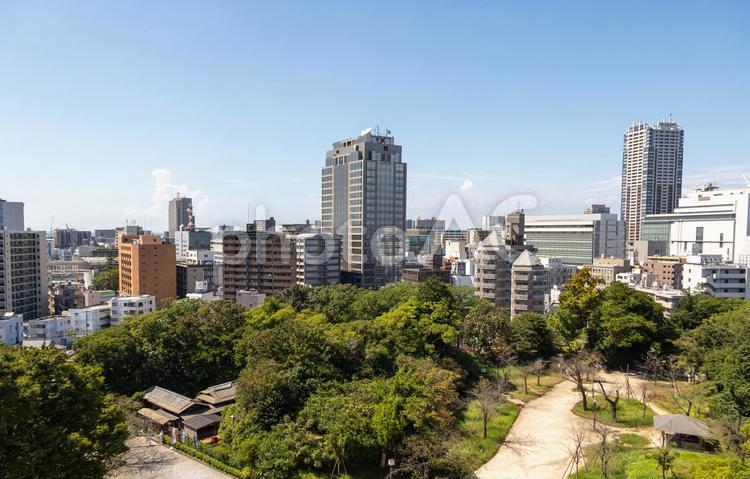 亥鼻城から見た千葉県庁と青空 千葉,亥鼻城,千葉城の写真素材