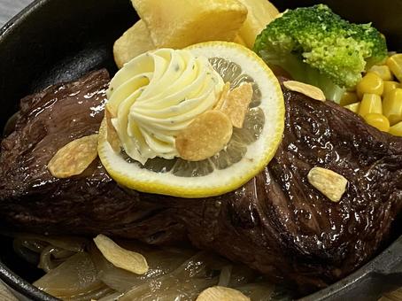 厚切りステーキ ステーキ,厚切りステーキ,肉の写真素材