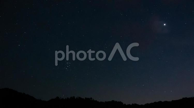 すばる輝く宇宙の軌跡 すばる,プレアデス,惑星の写真素材
