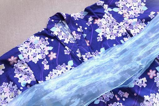 紫陽花柄の浴衣と水色のオーガンジーの帯 紫陽花柄の浴衣と水色のオーガンジーの帯 浴衣,オーガンジー,祭の写真素材
