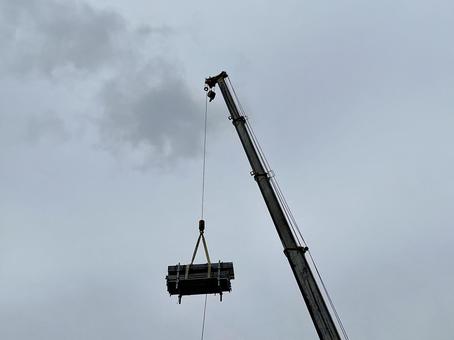 足場部材を荷上げしている様子④ クレーン,足場,荷上げの写真素材