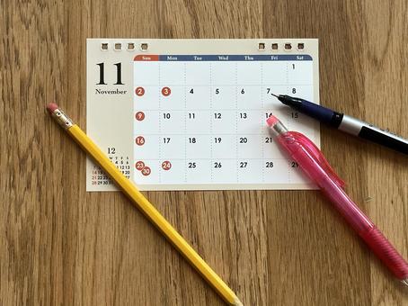 11月も超仕事を頑張る！ビジネスイメージ 11月,カレンダー,ビジネスシーンの写真素材