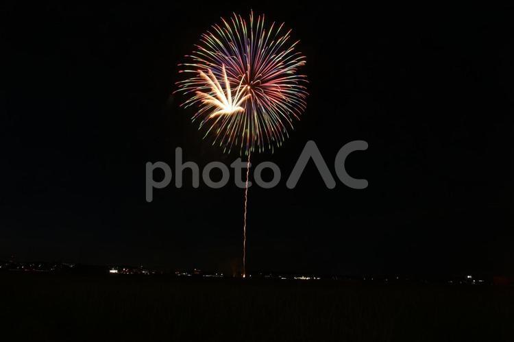 夏祭り　打ち上げ花火 尺玉,夜景,色とりどりの写真素材
