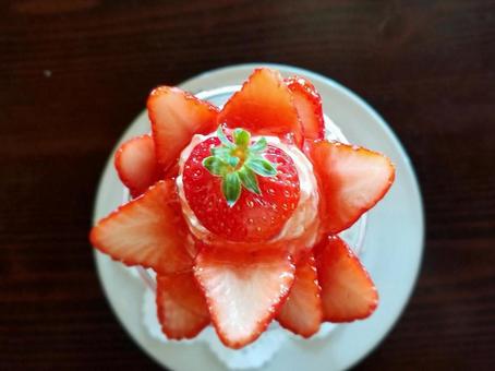 いちごパフェ いちご,いちごパフェ,苺の写真素材