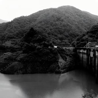 福井県-広野ダムとダム湖-白黒 広野ダム,ダム,重力式コンクリートダムの写真素材