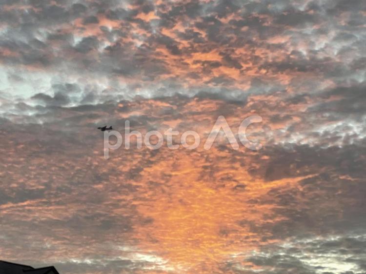 夕焼け空 幻想的,背景,空の写真素材