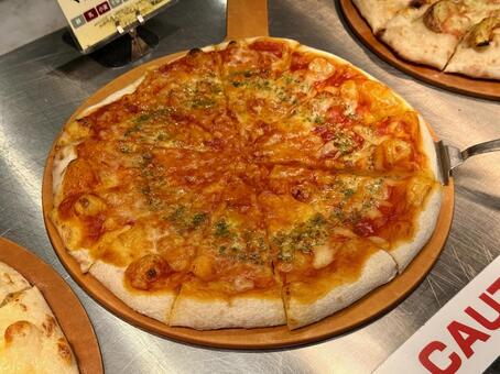 バイキング　ピザ　マルガリータ マルガリータ,一切れ,ピザの写真素材