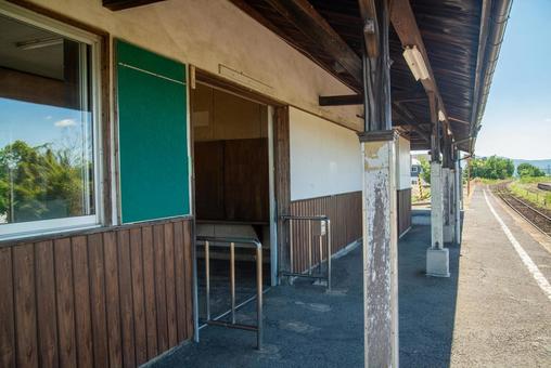 Rural Station: Koyasan Station on the Inbi Line, JPG