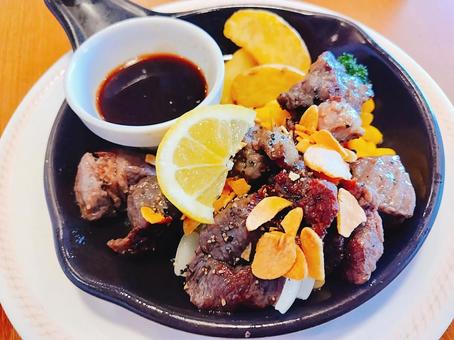 鉄板ステーキ ステーキ,鉄板焼,レモンの写真素材