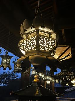 二月堂釣灯篭 二月堂釣灯篭 東大寺,二月堂,奈良の写真素材
