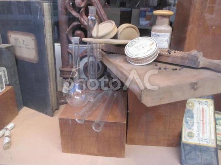 錬金術師っぽい実験器具 錬金術,実験器具,フラスコの写真素材