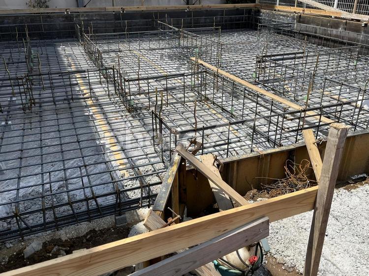 基礎工事の進む建築現場 基礎鉄筋,基礎配筋,配筋の写真素材