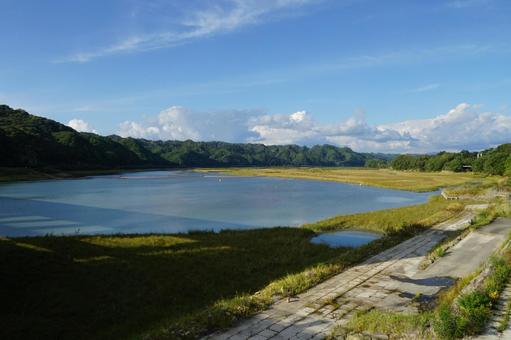 北海道平取町の二風谷湖 北海道平取町の二風谷湖 二風谷ダム,二風谷湖,ダム湖の写真素材