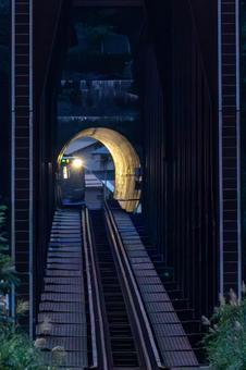 トンネルの向こうから トンネル,鉄橋,磐越西線の写真素材