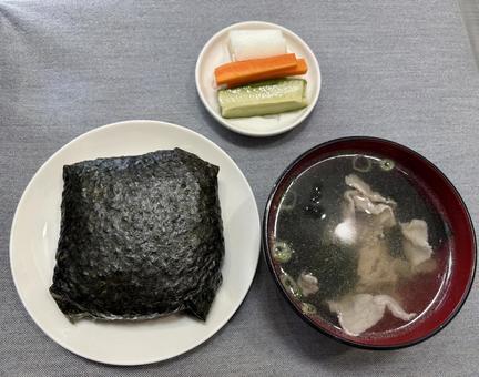 おにぎらずセット おにぎらずセット おにぎらず,ピクルス,漬け物の写真素材