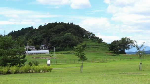 柳之御所遺跡　平泉館跡から高館義経堂方向 柳之御所,奥州藤原氏,奥州平泉の写真素材