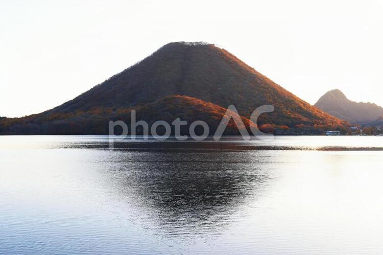 秋の榛名湖と榛名富士 榛名山,榛名富士,榛名湖の写真素材
