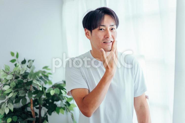 メンズビューティーイメージ（笑顔） メンズビューティー,髭脱毛,メンズの写真素材