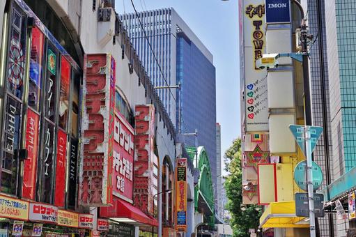 秋葉原2025夏　総武線高架北側電気街 秋葉原,jr山総武線,高架下の写真素材
