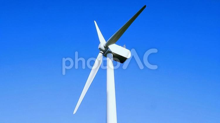 風力発電とクリーンエネルギーの素材写真 青空,風力,発電の写真素材