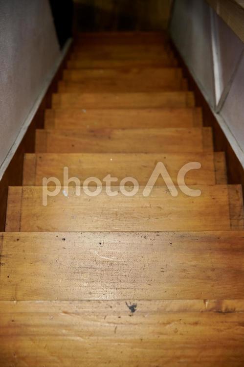 木製の階段 階段,木製,レトロの写真素材