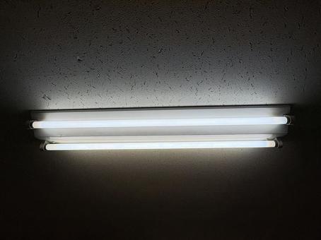 蛍光灯 二灯型 01 蛍光灯,蛍光管,蛍光ランプの写真素材