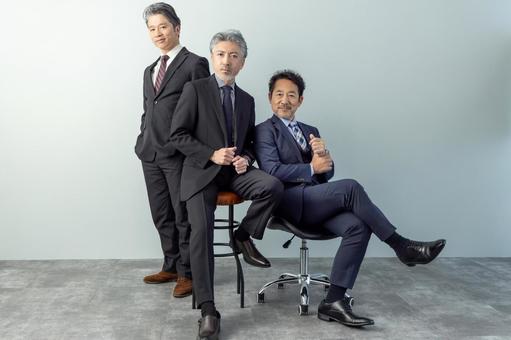 かっこいいミドルビジネスパーソン かっこいいミドルビジネスパーソン エグゼクティブ,ビジネスマン,人物の写真素材