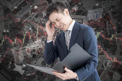 市場でショックを受ける男性 市場でショックを受ける男性 経済危機,株価暴落,株式市場の写真素材