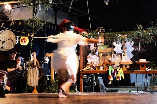 １０月中旬の香東神社の秋祭りの舞の奉納 舞,奉納,神事の写真素材