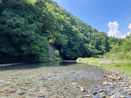 滋賀県米原市甲賀を流れる川|夏 滋賀県米原市甲賀を流れる川|夏 滋賀県米原市甲賀,川,清流の写真素材