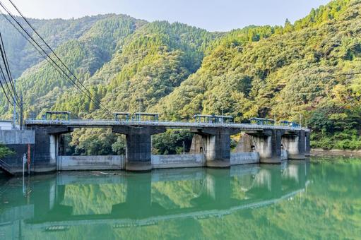杉安ダム 宮崎県西都市 杉安ダム 宮崎県西都市 ダム,ダム湖,水力発電の写真素材