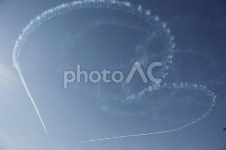 ブルーインパルス、ハート ブルーインパルス,t4,練習機の写真素材