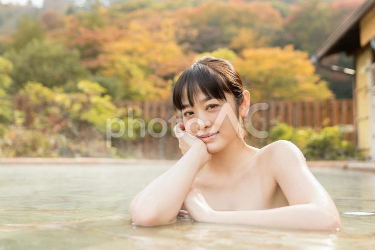 温泉イメージ 女性,温泉,人物の写真素材