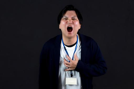 胸を押さえる男性の苦痛 胸を押さえる男性の苦痛 男性,胸,苦痛の写真素材