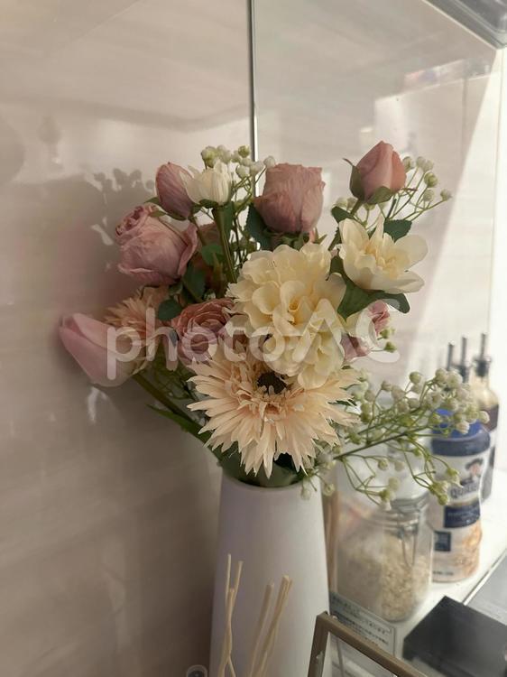 キッチンのお花 お花,花,造花の写真素材