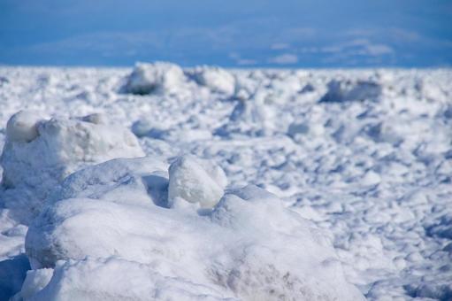 巨大な流氷が流れ着いたオホーツク海 巨大な流氷が流れ着いたオホーツク海 流氷,氷,氷に覆われたの写真素材