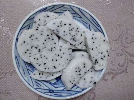 白いドラゴンフルーツの果肉 ドラゴンフルーツ,果肉,果物の写真素材