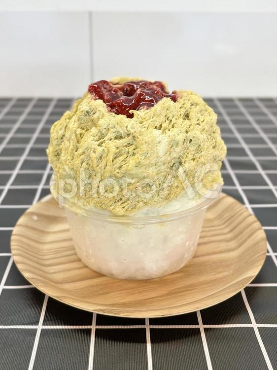 ピスタチオとミックスベリーのかき氷 かき氷,冷菓,夏の写真素材