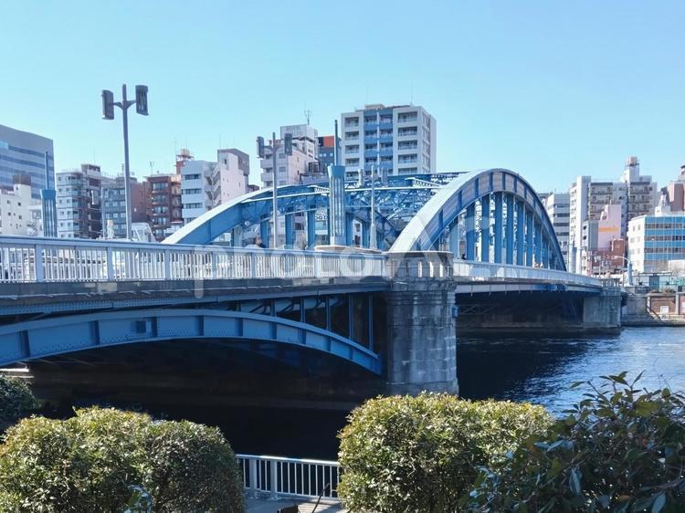 東京：隅田川の橋 青色の駒形橋 橋,駒形橋,青色の写真素材