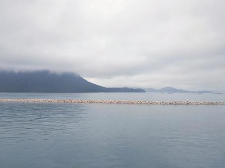 曇りの日の屋島 海,風景,海と空の写真素材