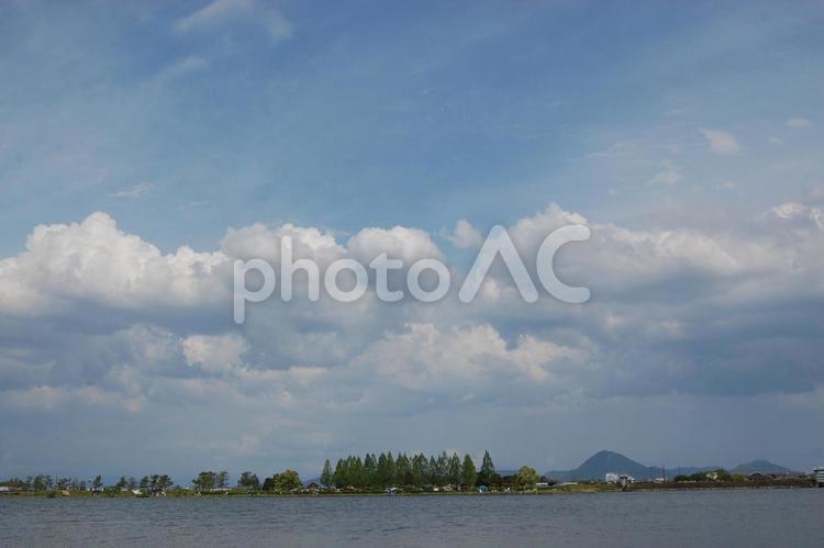 琵琶湖から三上山を望む 琵琶湖,三上山,近江富士の写真素材