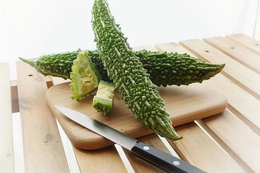 朝採りのゴーヤ 朝採りのゴーヤ ゴーヤ,野菜,夏の写真素材