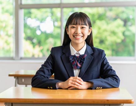 笑顔の女子高生 笑顔の女子高生の写真