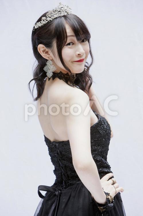 ウエディングドレスを着た女性　m010 20代,お姉さん,さわやかの写真素材