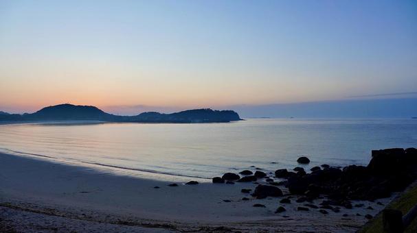 Tsutsukihama Beach at sunrise in Iki City, Nagasaki Prefecture, JPG