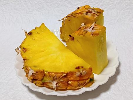 パイン パイン,パイナップル,果物の写真素材