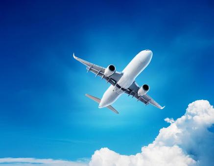 青空を飛ぶ飛行機 青空を飛ぶ飛行機の写真