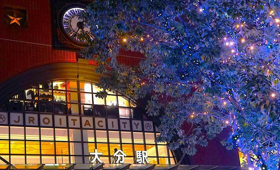イルミ越しの大分駅 イルミネーション,大分駅,jrの写真素材